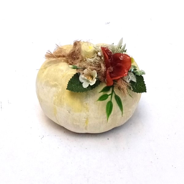 Διακοσμητική κολοκύθα με λουλούδια
