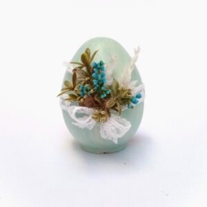 Διακοσμητικό αυγό σιέλ με λουλούδια